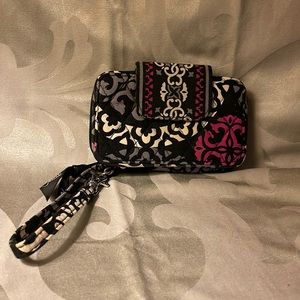 Vera Bradley small wristlet nice scroll pattern